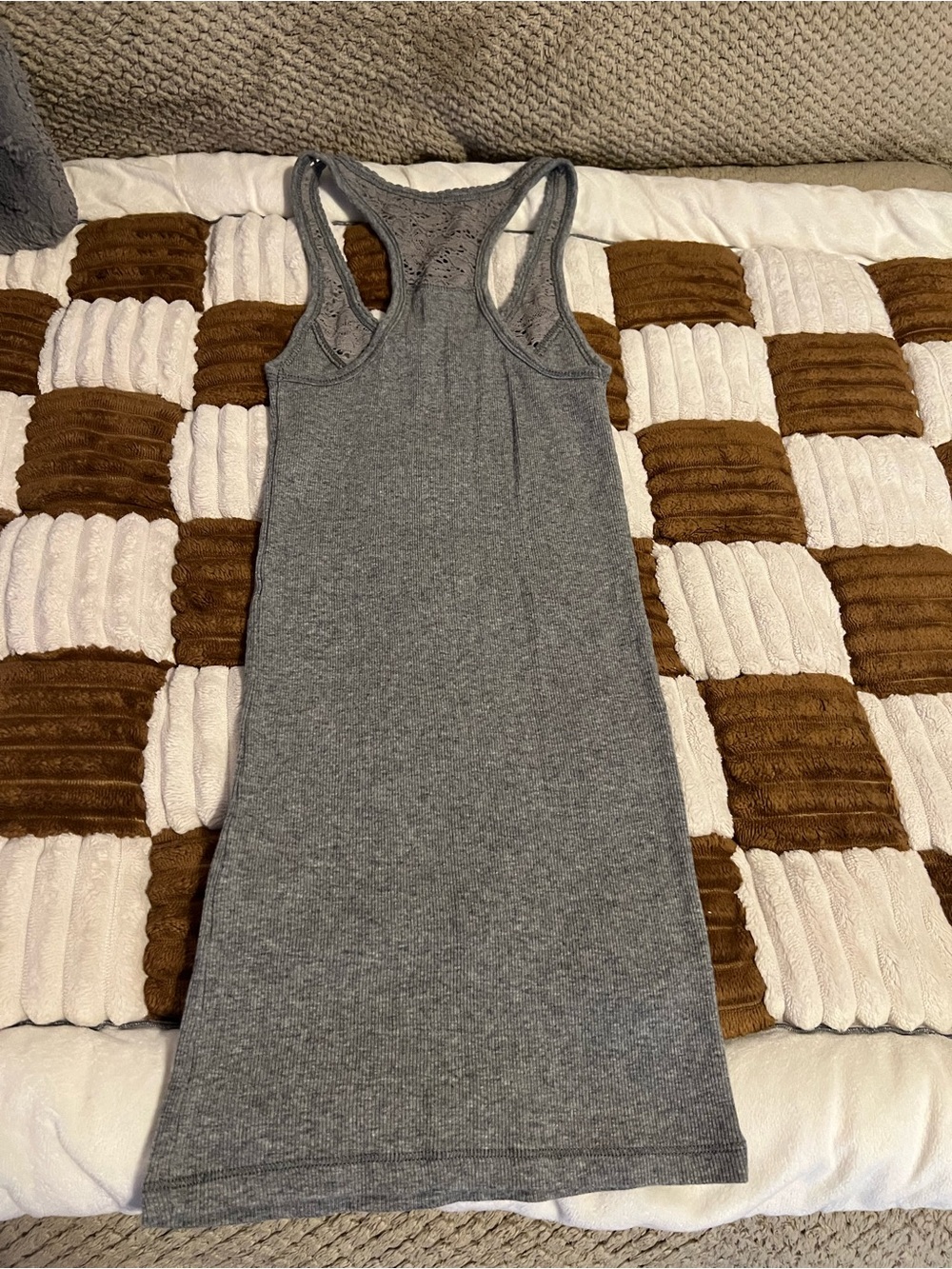 Women’s Hollister Gray Racer back Tank top in Small NWOTS! - Picture 3 of 4